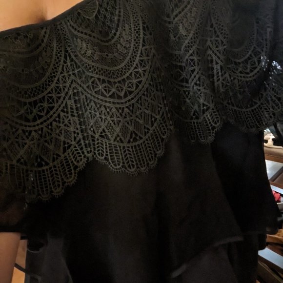 Cinq a Sept - Black Tiered Cold Shoulder Blouse with Lace - Picture 7 of 8